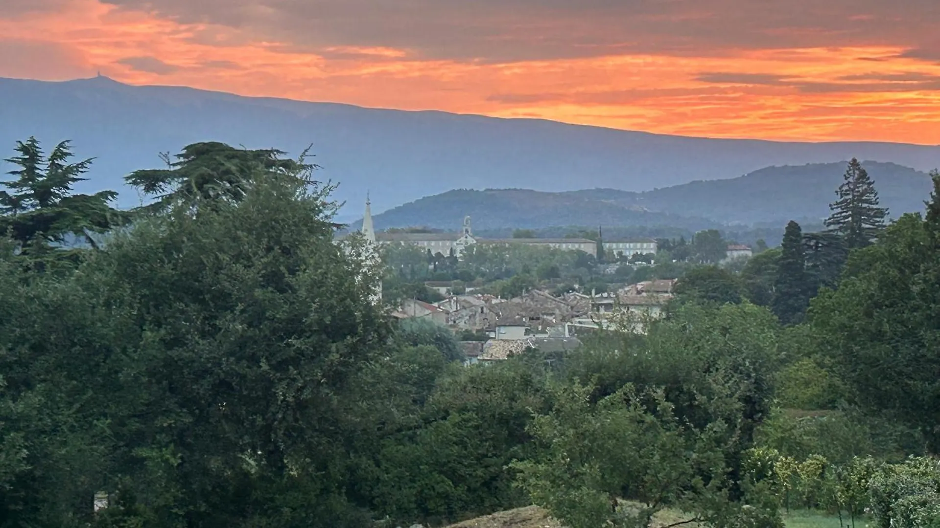Au Clair Ventoux B & B - Spa Saint Didier