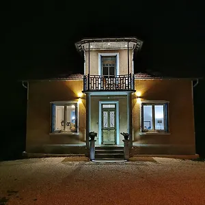 La Maison Fleur De Frangipanier Couette-café Saint-Genix-sur-Guiers